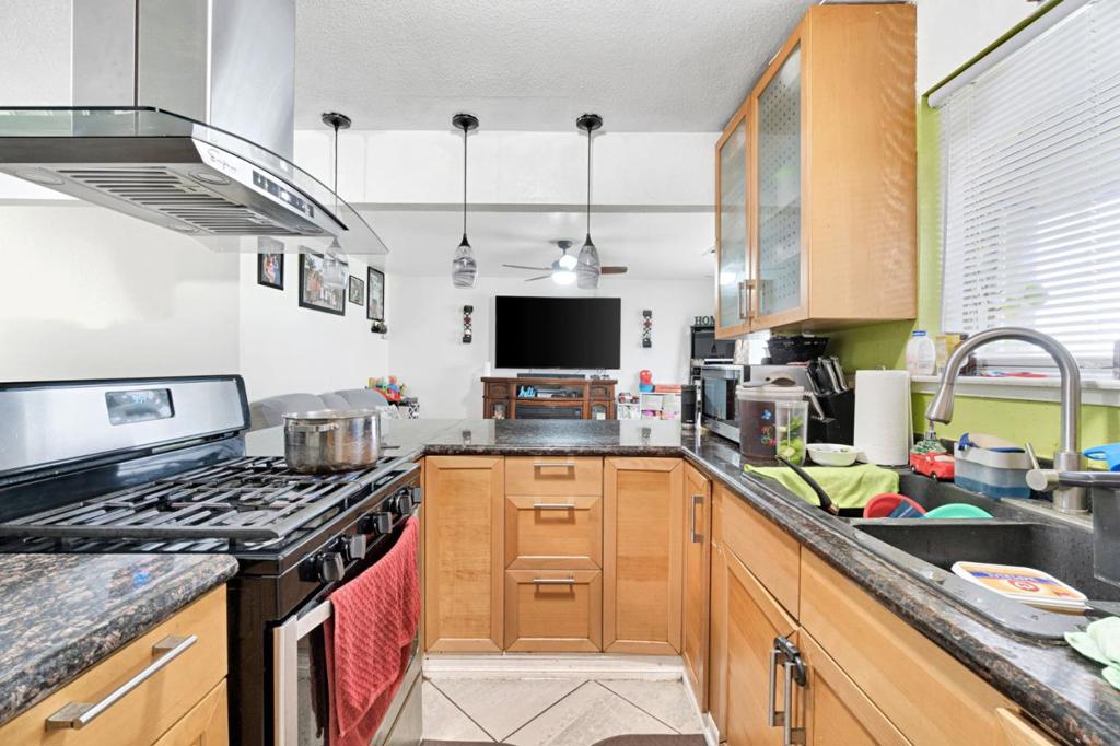 1007 Woodward, Fresno, CA 93706