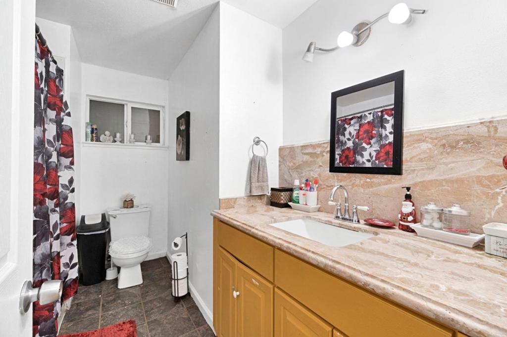 1007 Woodward, Fresno, CA 93706