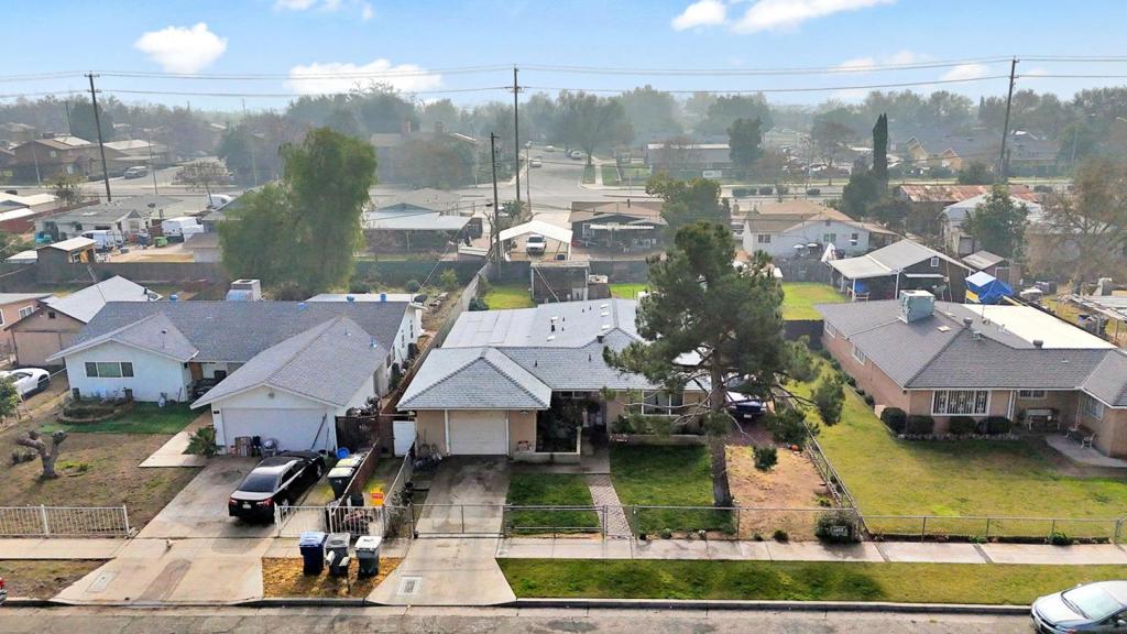 1007 Woodward, Fresno, CA 93706