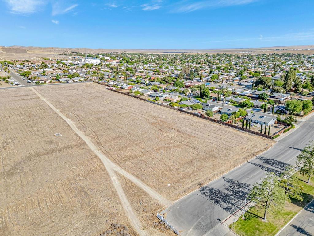 101 Amador St, Avenal, CA 93204