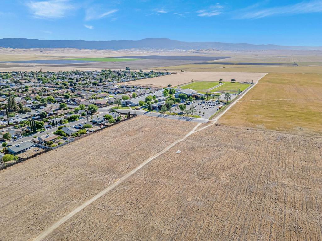 101 Amador St, Avenal, CA 93204