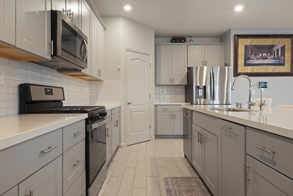 2075 Martin St, Los Banos, CA 93635