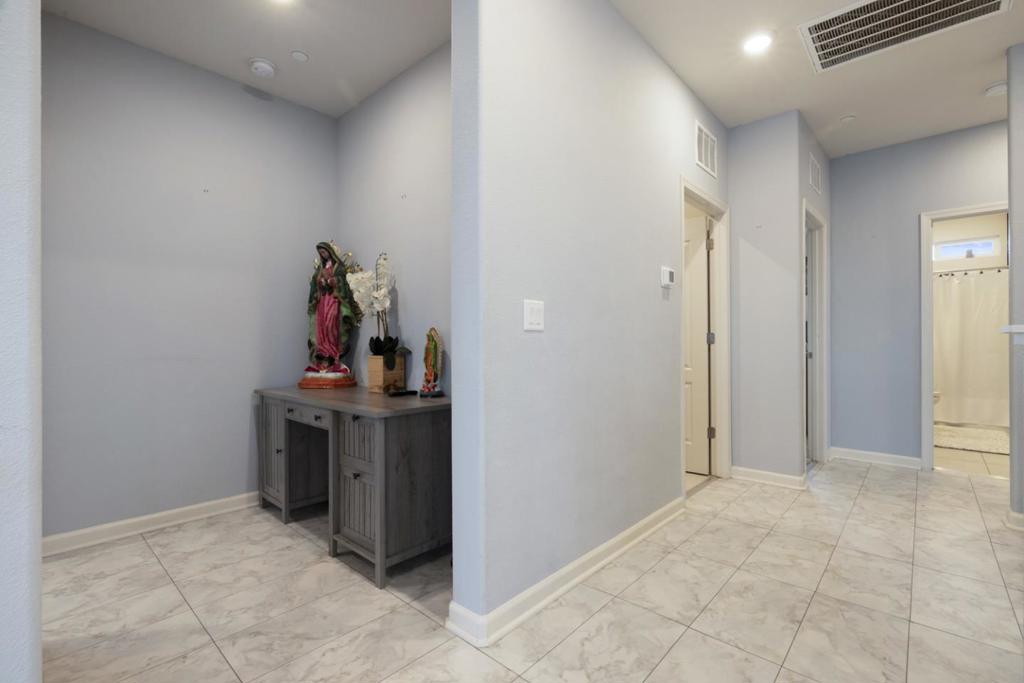 2075 Martin St, Los Banos, CA 93635