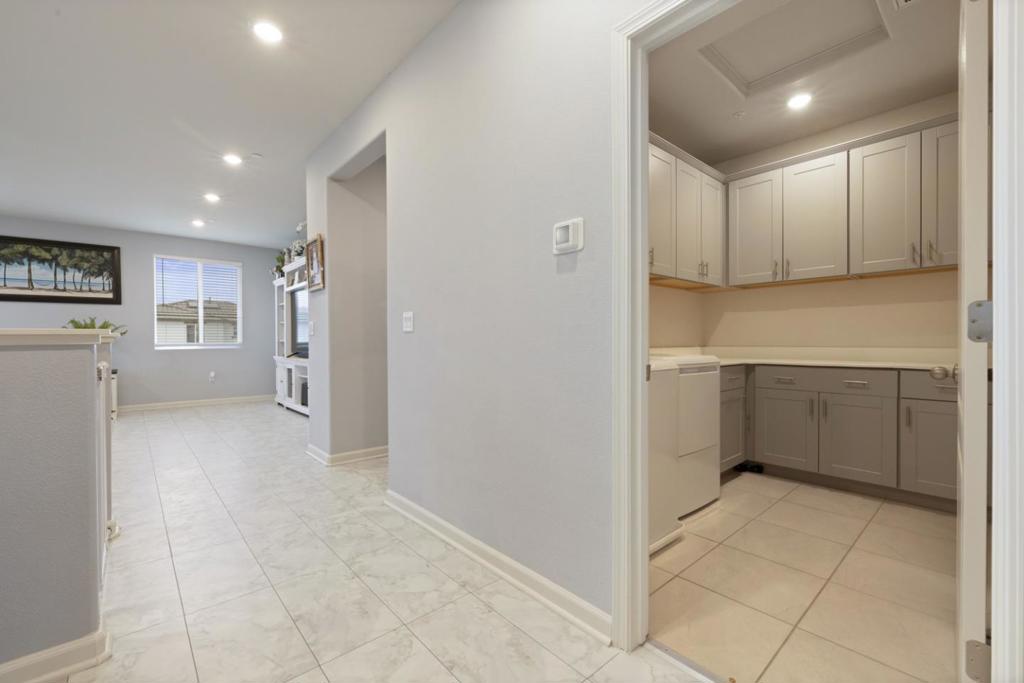 2075 Martin St, Los Banos, CA 93635