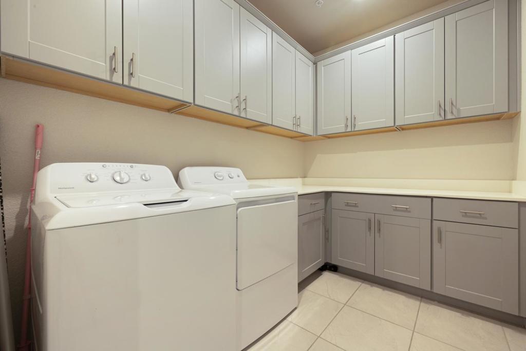 2075 Martin St, Los Banos, CA 93635