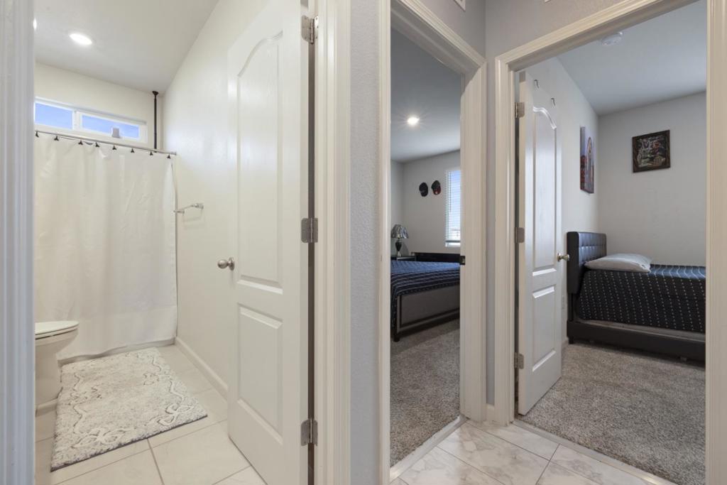 2075 Martin St, Los Banos, CA 93635