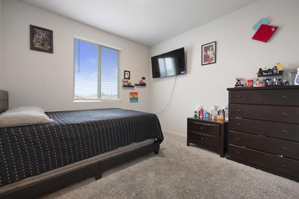 2075 Martin St, Los Banos, CA 93635