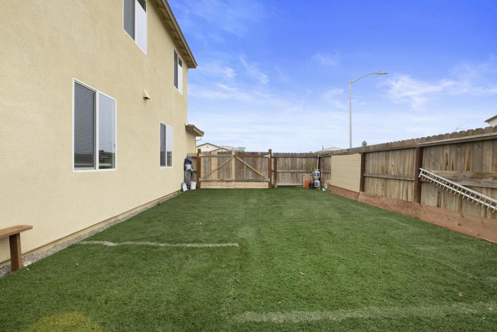 2075 Martin St, Los Banos, CA 93635