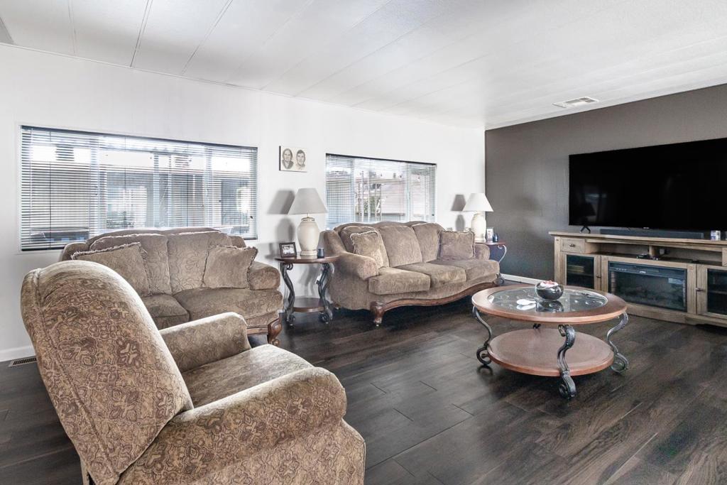 2621 Prescott Rd, Modesto, CA 95350