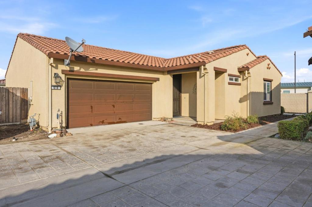 618 Machado St, Los Banos, CA 93635
