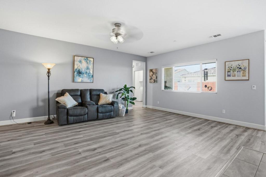 618 Machado St, Los Banos, CA 93635