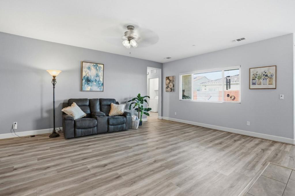 618 Machado St, Los Banos, CA 93635