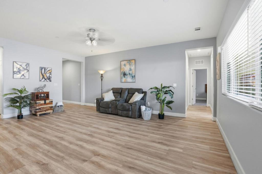 618 Machado St, Los Banos, CA 93635