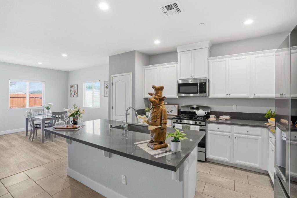 618 Machado St, Los Banos, CA 93635