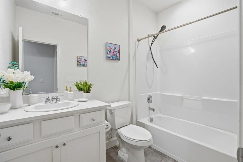 618 Machado St, Los Banos, CA 93635