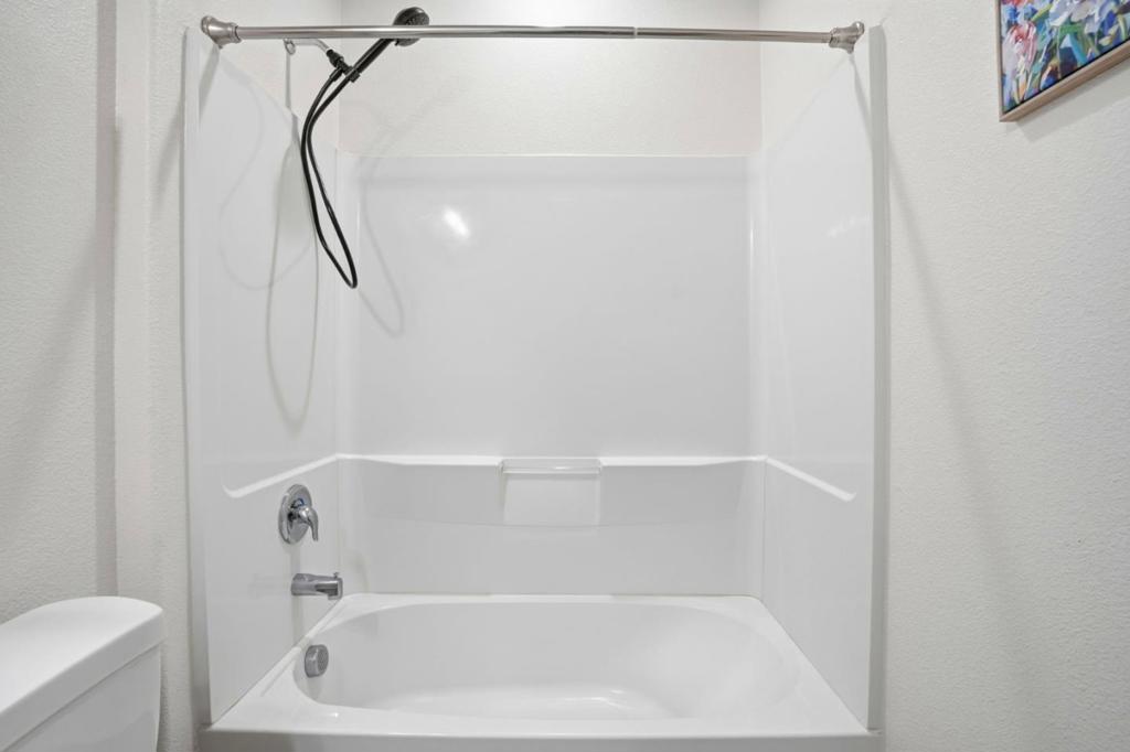 618 Machado St, Los Banos, CA 93635