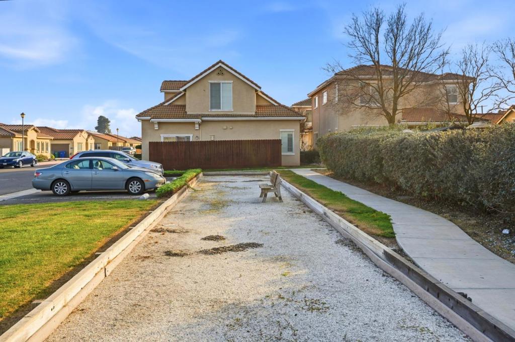 618 Machado St, Los Banos, CA 93635