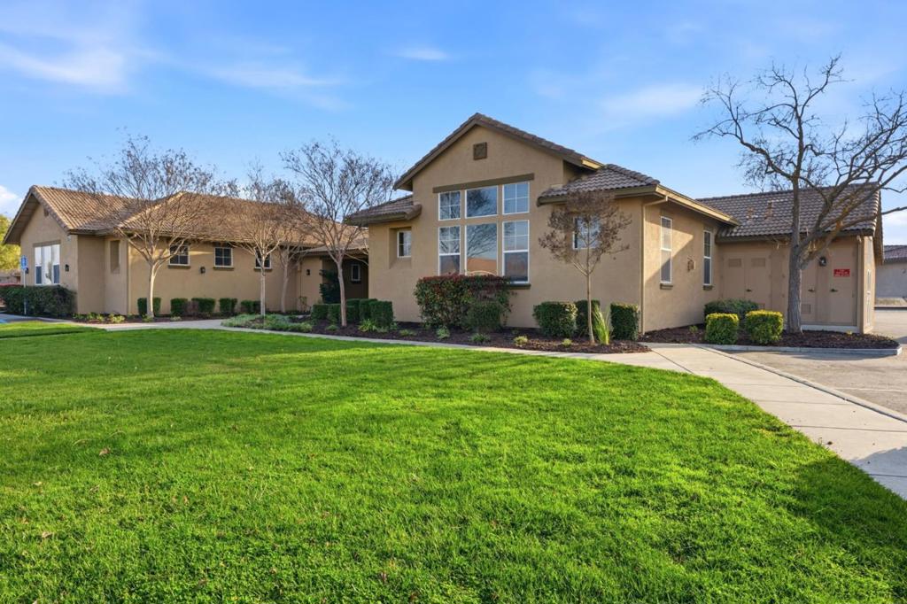 618 Machado St, Los Banos, CA 93635