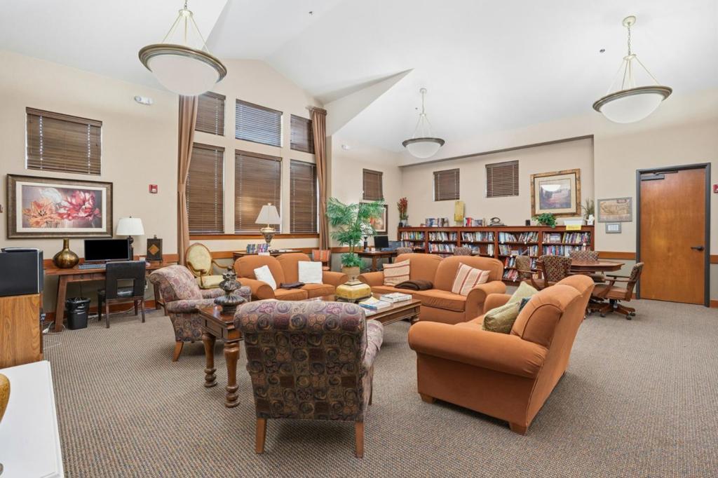 618 Machado St, Los Banos, CA 93635