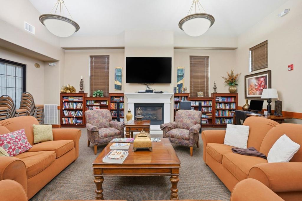 618 Machado St, Los Banos, CA 93635