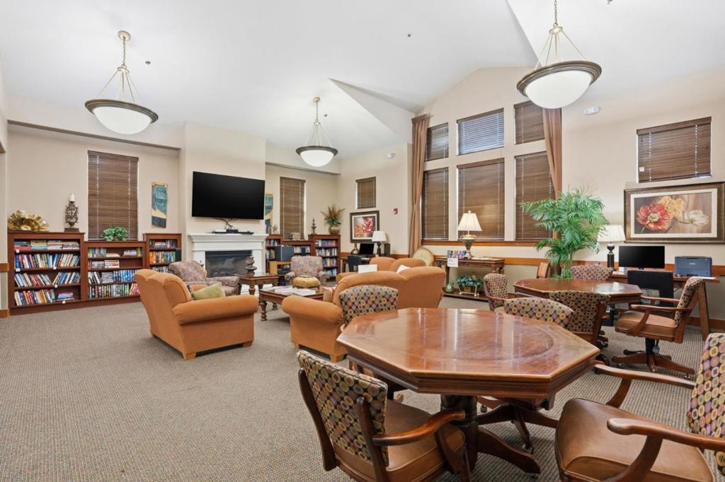 618 Machado St, Los Banos, CA 93635