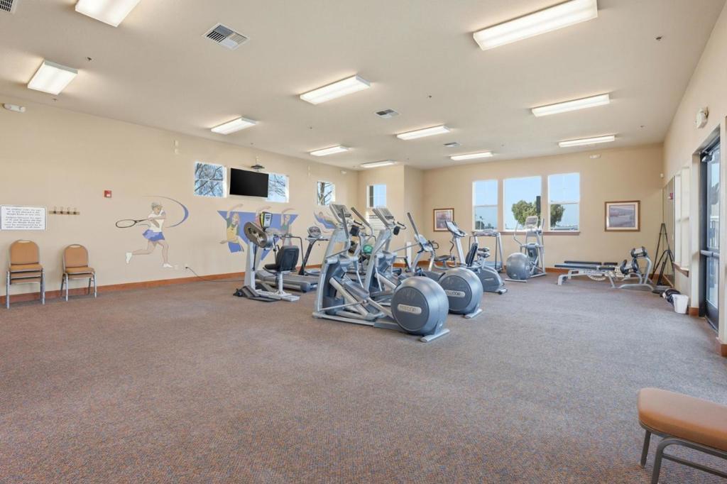 618 Machado St, Los Banos, CA 93635