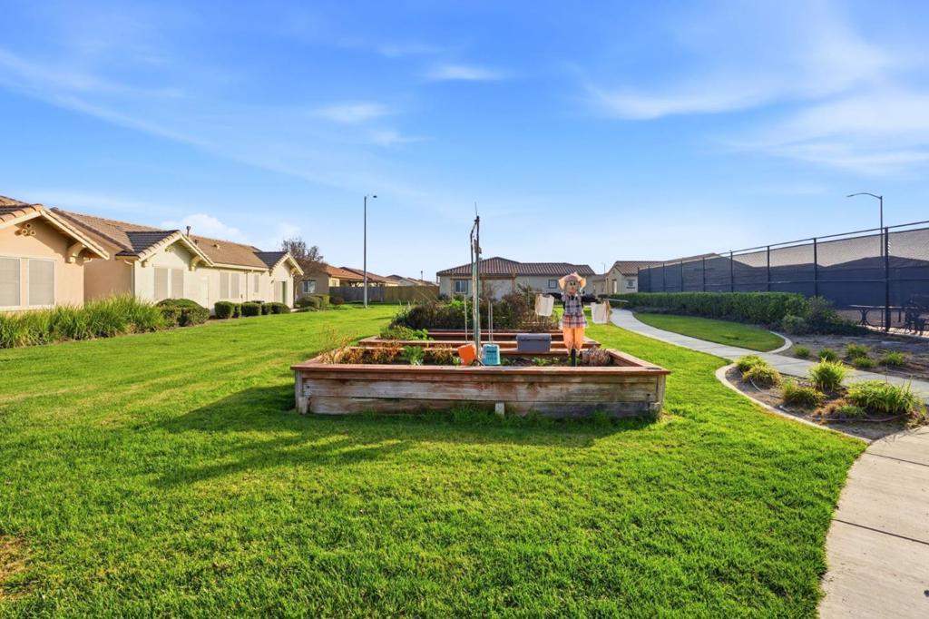 618 Machado St, Los Banos, CA 93635