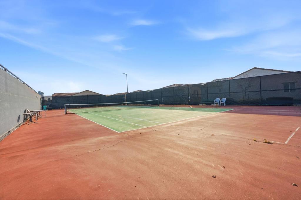 618 Machado St, Los Banos, CA 93635