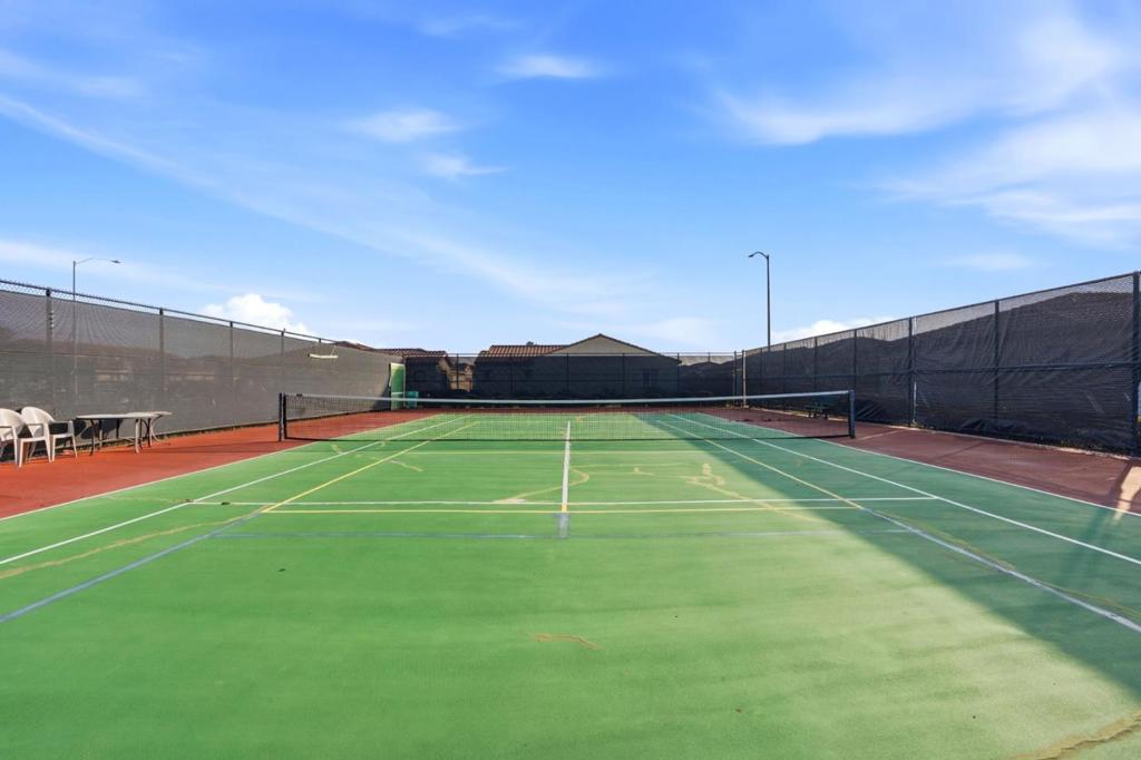 618 Machado St, Los Banos, CA 93635