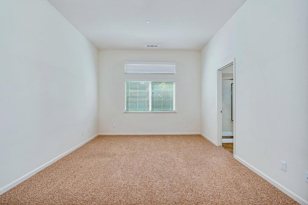 1149 Bellflower Way, Los Banos, CA 93635