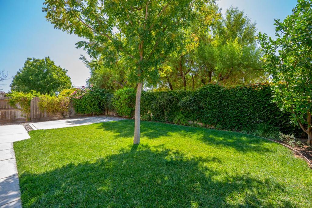 1149 Bellflower Way, Los Banos, CA 93635