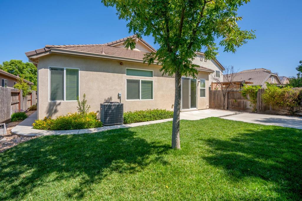 1149 Bellflower Way, Los Banos, CA 93635