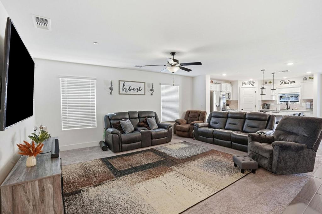 1656 Thistle Ln, Los Banos, CA 93635