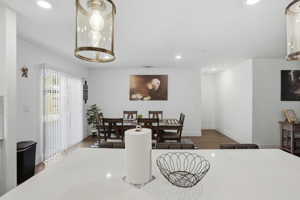 1656 Thistle Ln, Los Banos, CA 93635