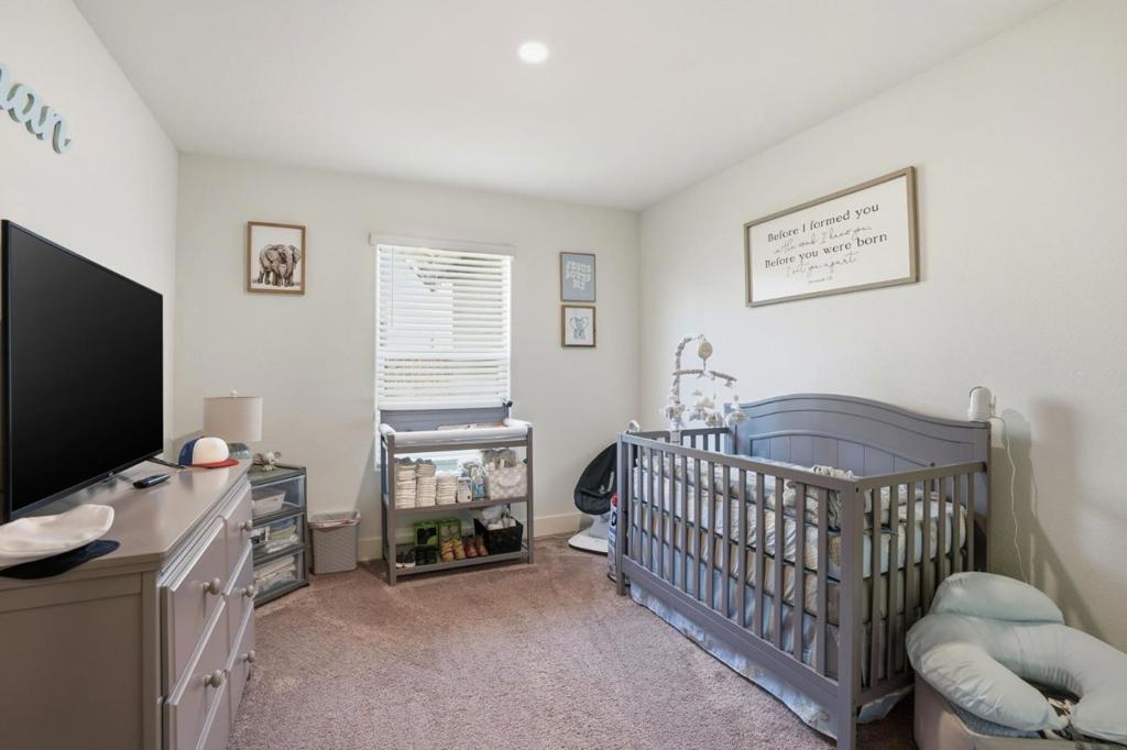 1656 Thistle Ln, Los Banos, CA 93635