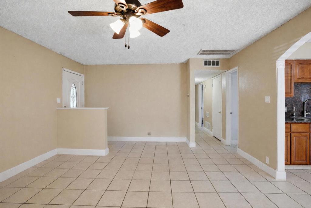 154 N Santa Rosa St, Los Banos, CA 93635