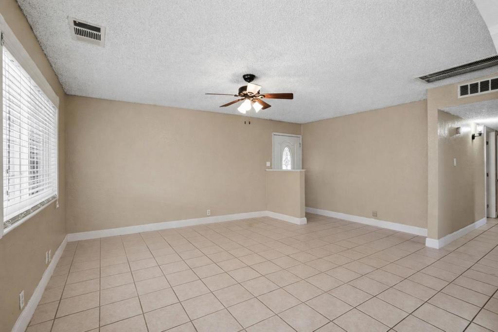 154 N Santa Rosa St, Los Banos, CA 93635