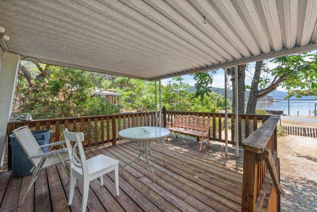 6726 Lakeshore Blvd, Lucerne, CA 95458