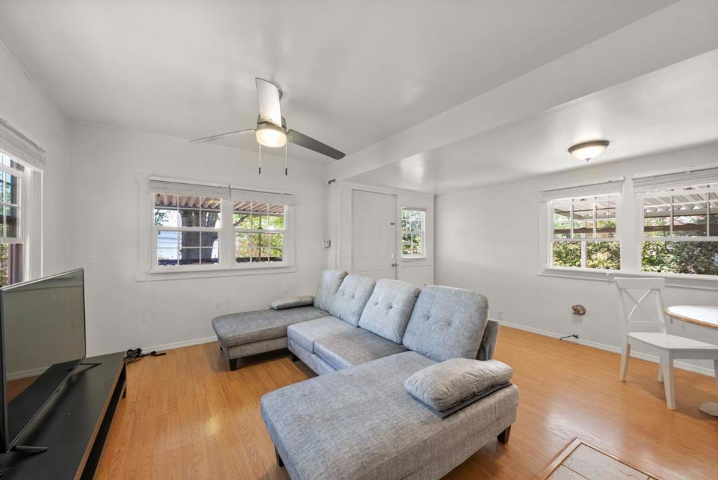 6726 Lakeshore Blvd, Lucerne, CA 95458