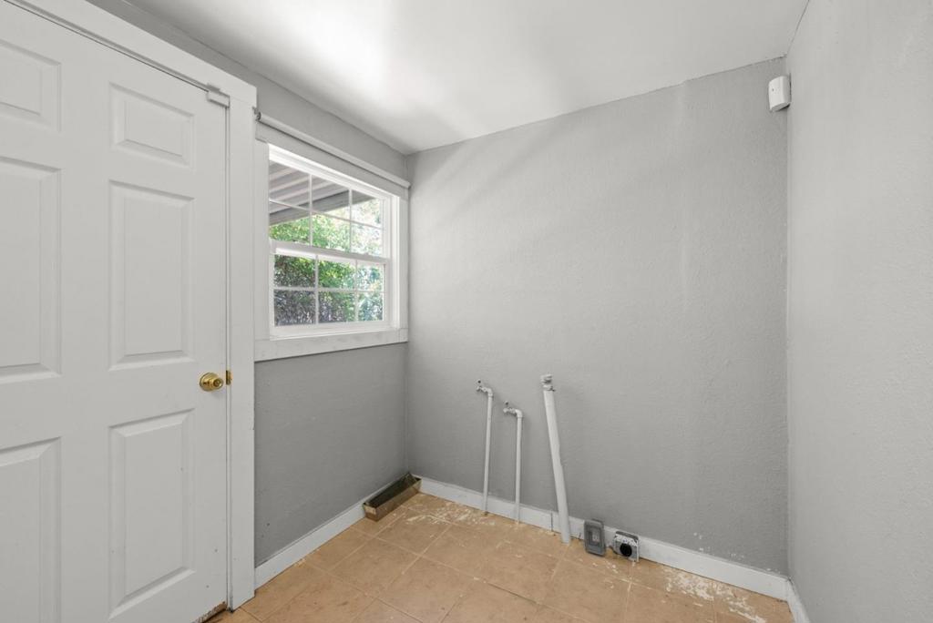 6726 Lakeshore Blvd, Lucerne, CA 95458