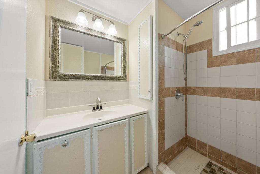 6726 Lakeshore Blvd, Lucerne, CA 95458