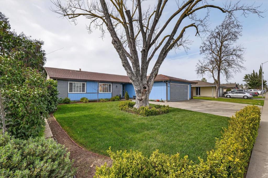 865 Locust Ave, Manteca, CA 95337