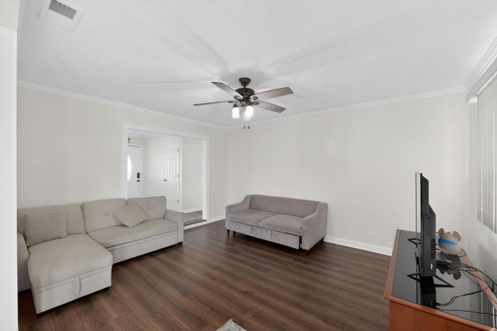 865 Locust Ave, Manteca, CA 95337