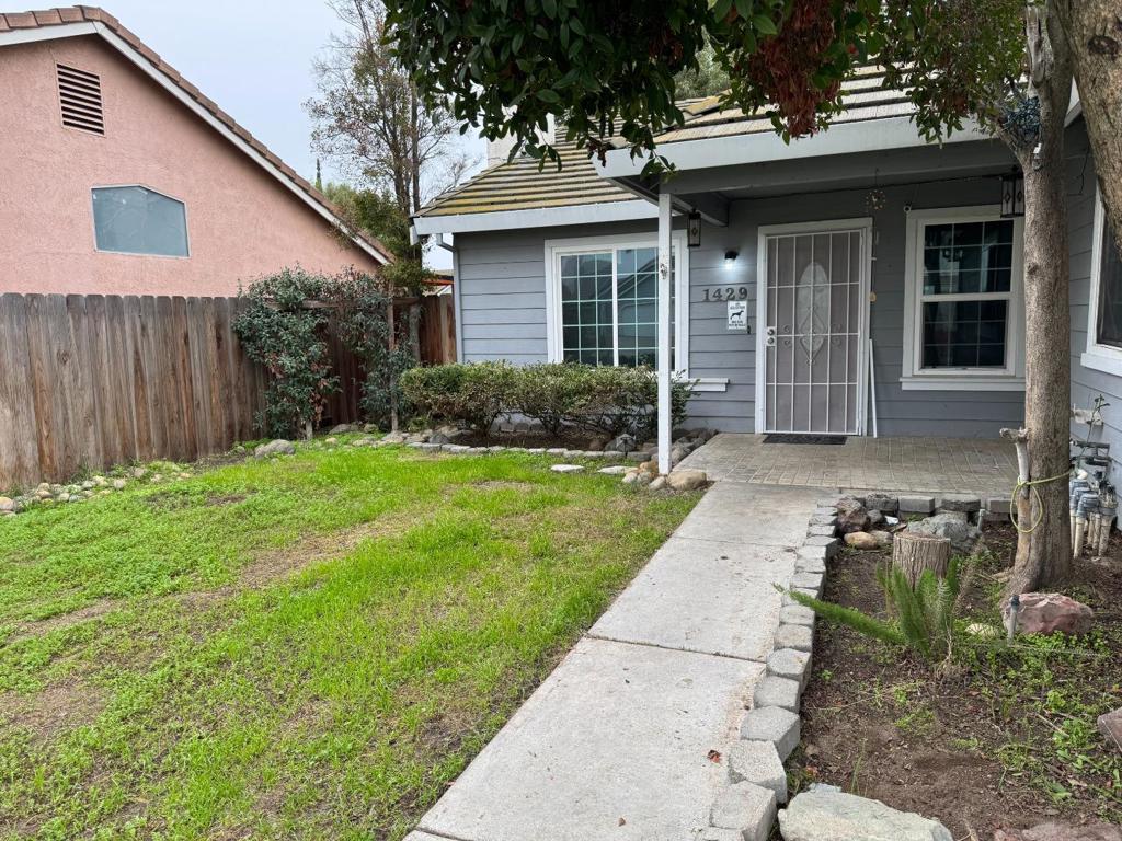 1429 Pintail Cir, Los Banos, CA 93635