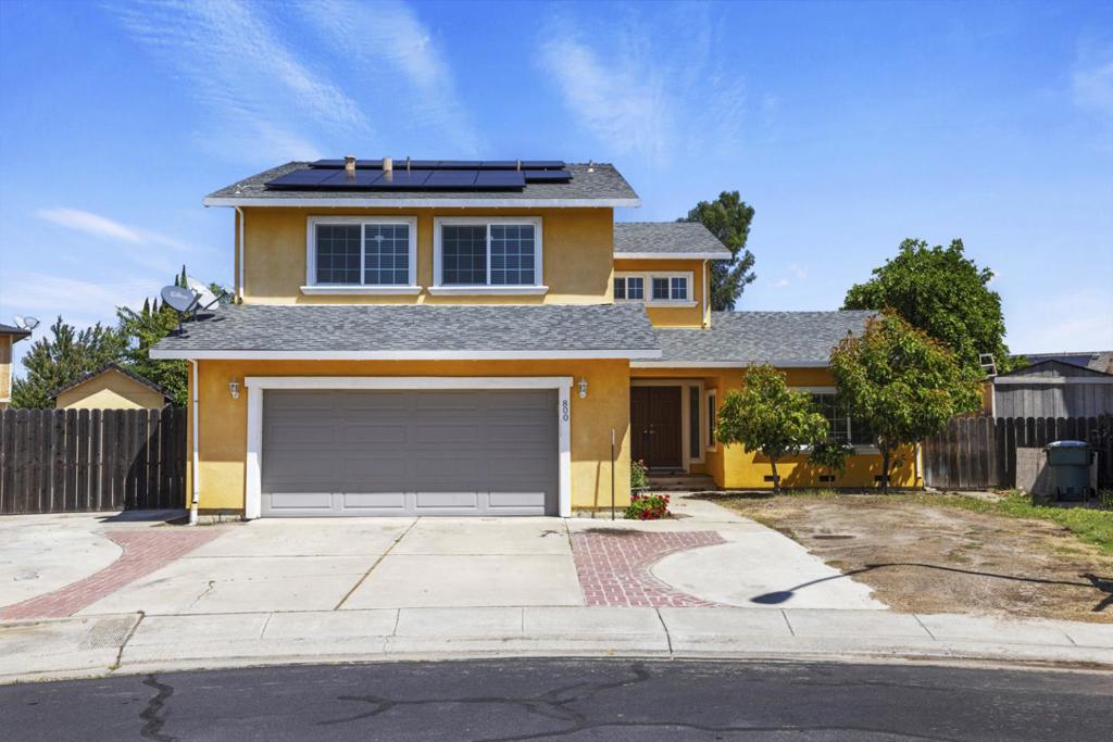800 Treasure Ln, Manteca, CA 95337