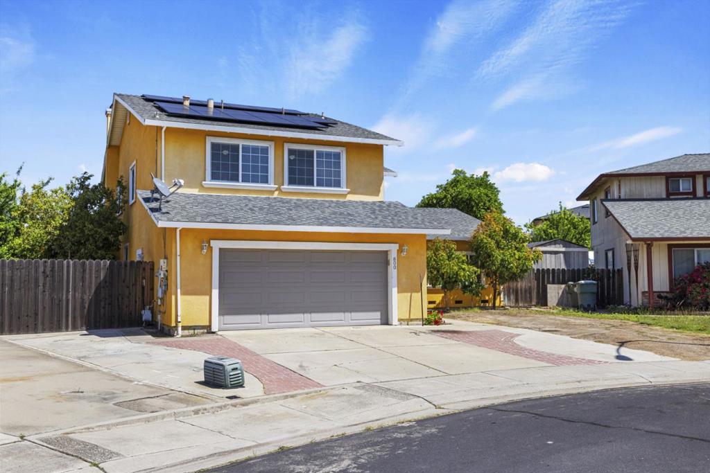 800 Treasure Ln, Manteca, CA 95337