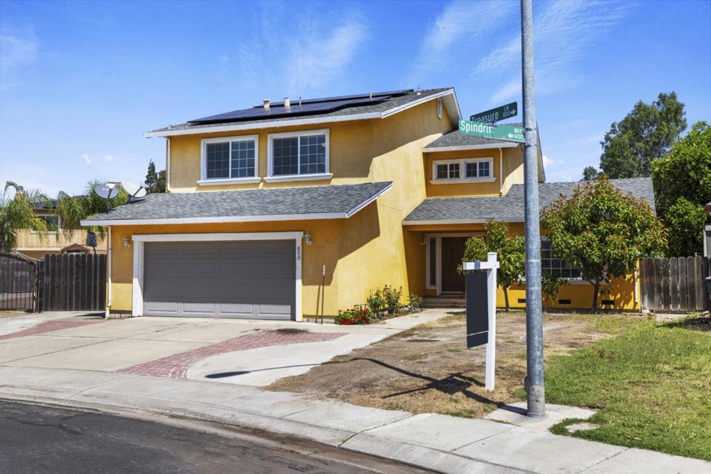800 Treasure Ln, Manteca, CA 95337