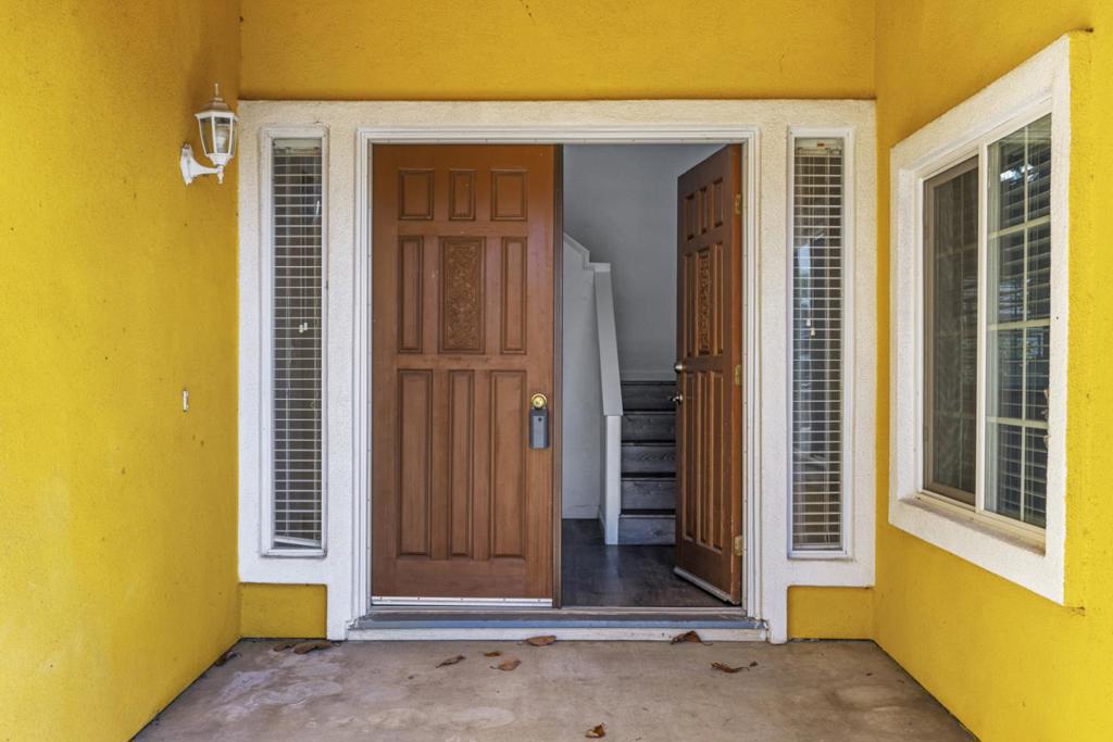 800 Treasure Ln, Manteca, CA 95337