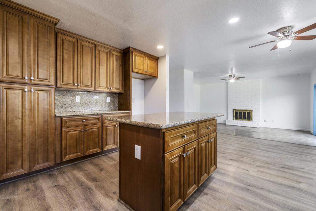 800 Treasure Ln, Manteca, CA 95337