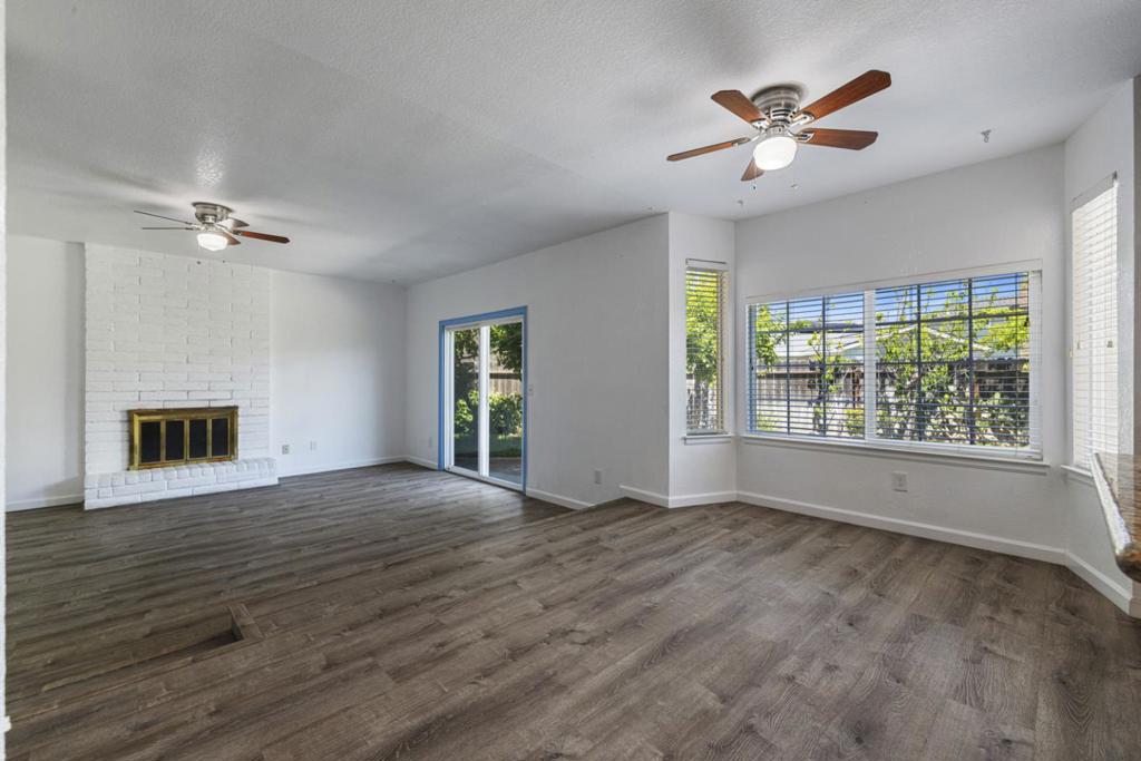 800 Treasure Ln, Manteca, CA 95337